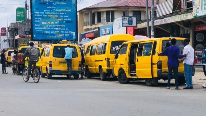 La mesure urbaine de peindre les taxis en jaune engendrera un manque à gagner de plus de 3millions de dollars américains aux conducteurs des taxis