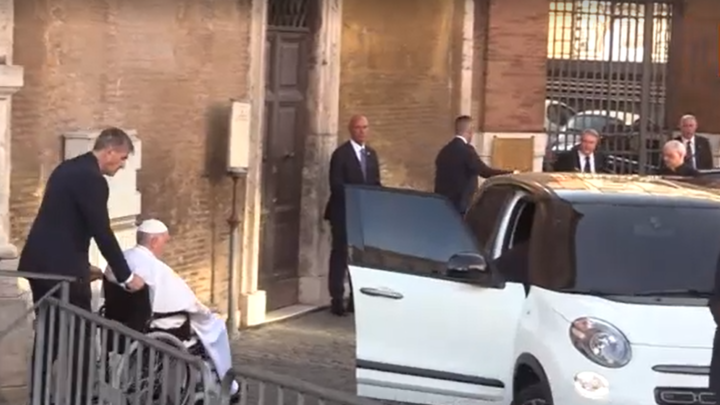 Le pape François est hospitalisé